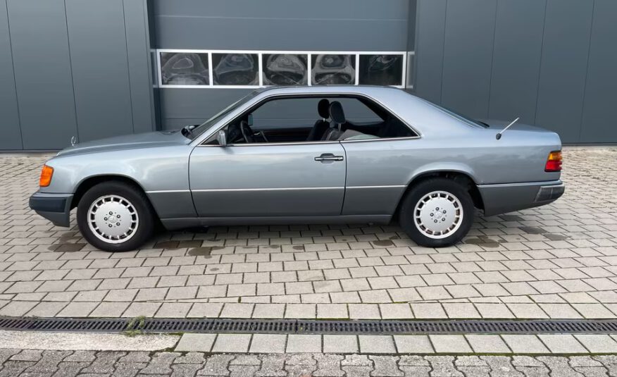 Mercedes Benz CE 230 W124 Oldtimer Coupe