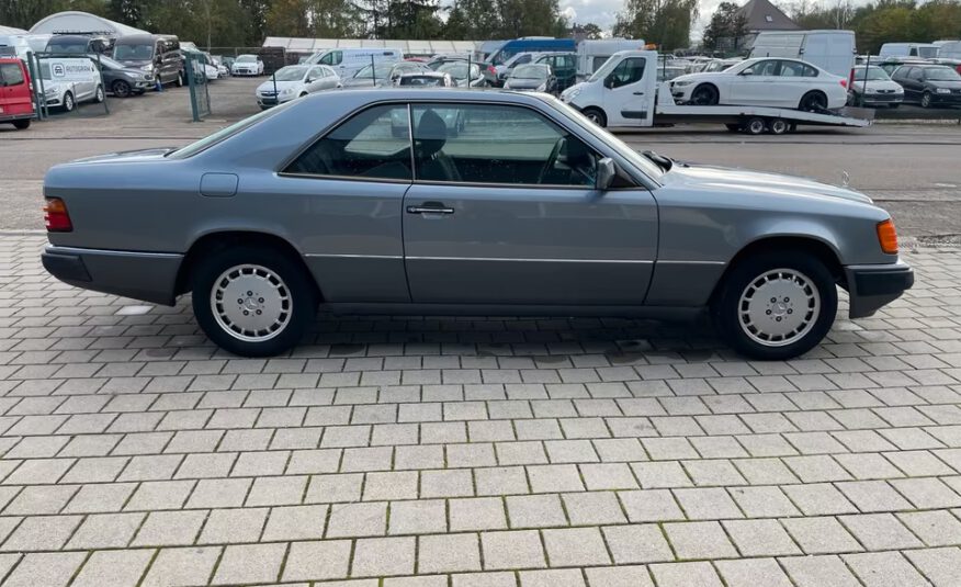 Mercedes Benz CE 230 W124 Oldtimer Coupe