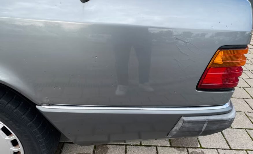 Mercedes Benz CE 230 W124 Oldtimer Coupe