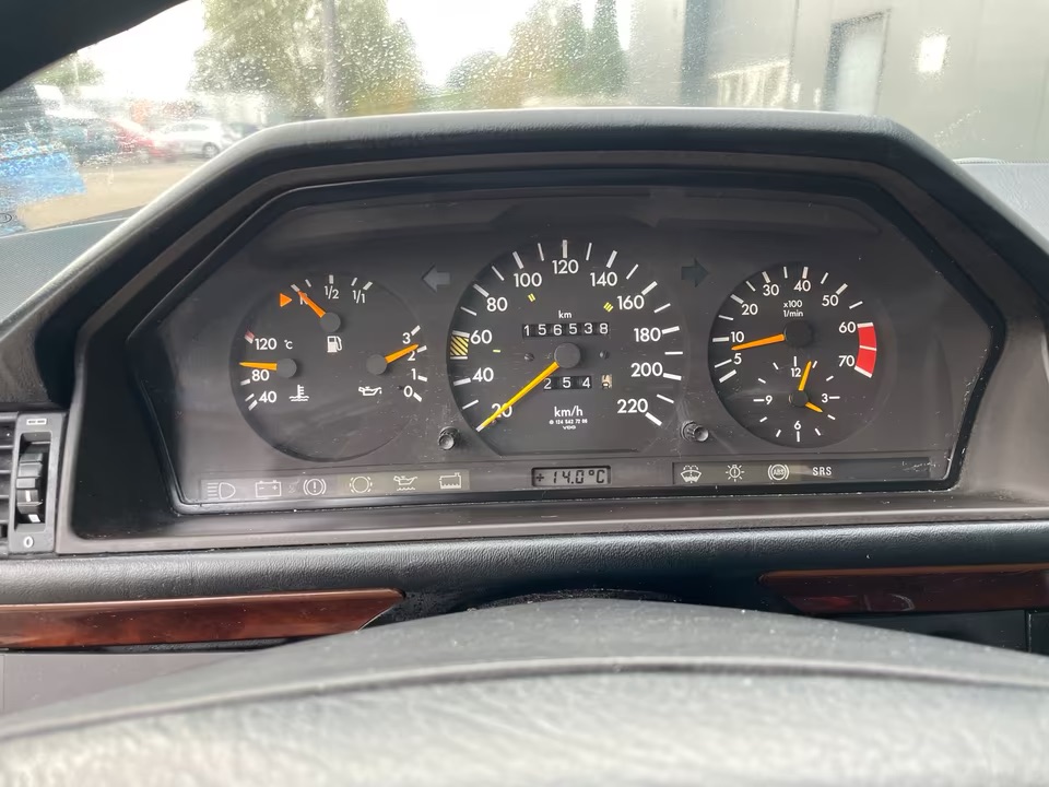Mercedes Benz CE 230 W124 Oldtimer Coupe