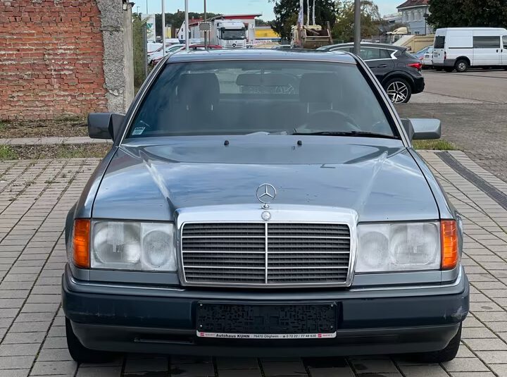 Mercedes Benz CE 230 W124 Oldtimer Coupe