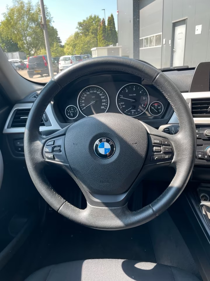 BMW 320d Automatik F30
