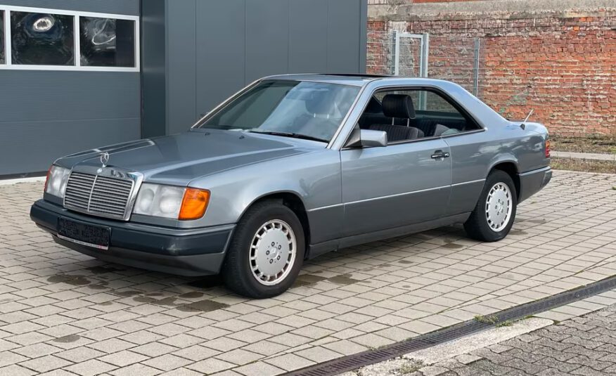 Mercedes Benz CE 230 W124 Oldtimer Coupe