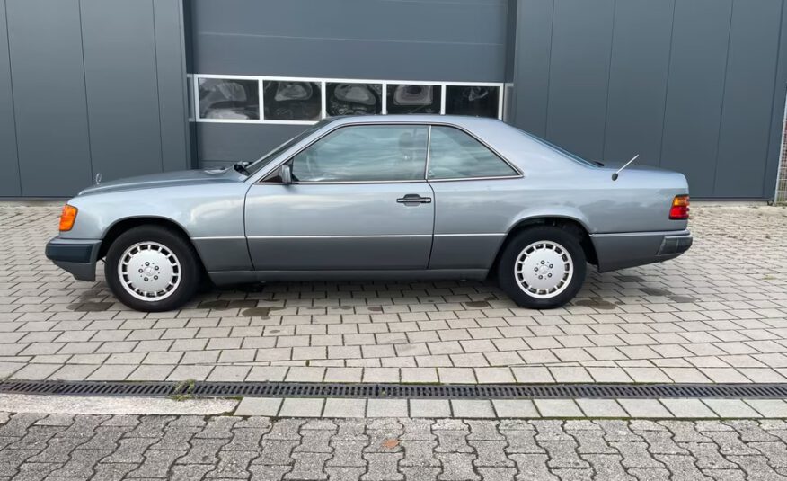 Mercedes Benz CE 230 W124 Oldtimer Coupe