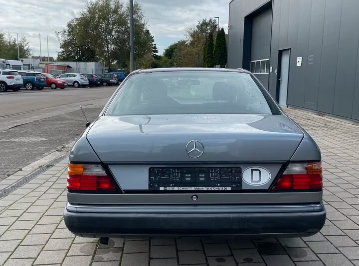 Mercedes Benz CE 230 W124 Oldtimer Coupe