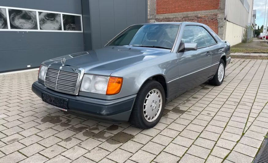 Mercedes Benz CE 230 W124 Oldtimer Coupe